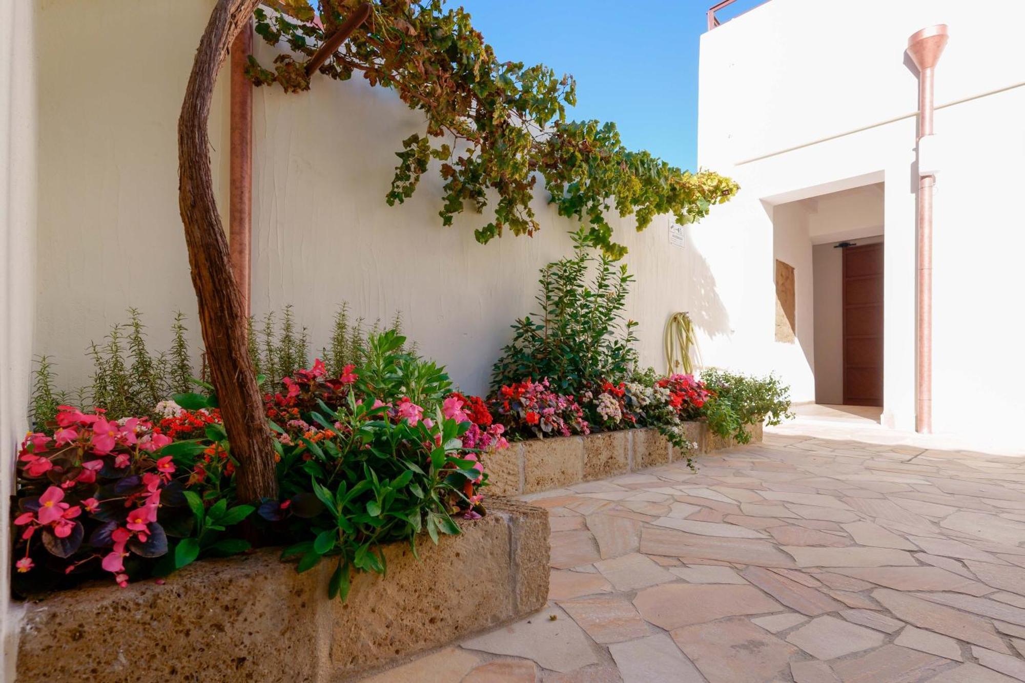 Guest House Deidda - Ts Rooms B&B San Sperate Exterior foto